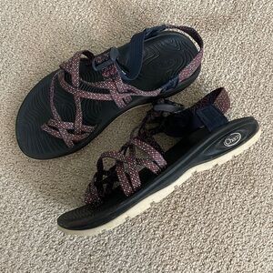 Chaco Z/Volv X2 navy/red size 8